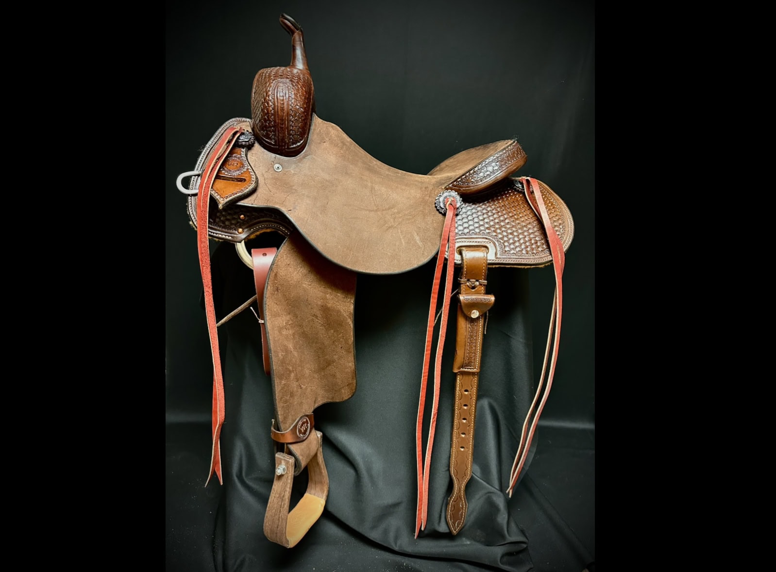 White Rock Cutting Saddle with Shell tooling and lightweight single skirt